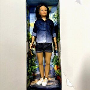 Lammily Exclusive First Edition Curvy Female Doll Realistic Proportions 2014 NIB